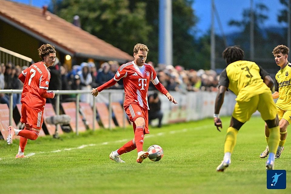 Benno Schmitz ist ein echtes Eigengewächs des Vereins. Er trat bereits im Jahr 2001 dem FC Bayern bei und durchlief dort alle Jugendabteilungen.