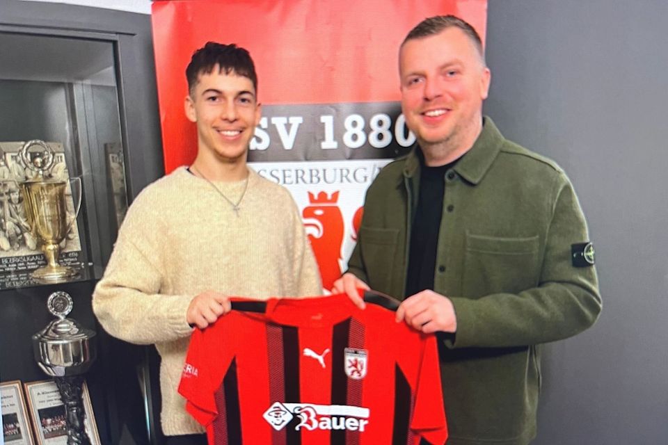 Felix Obermaier (li.) hat sich dem TSV 1880 Wasserburg angeschlossen.