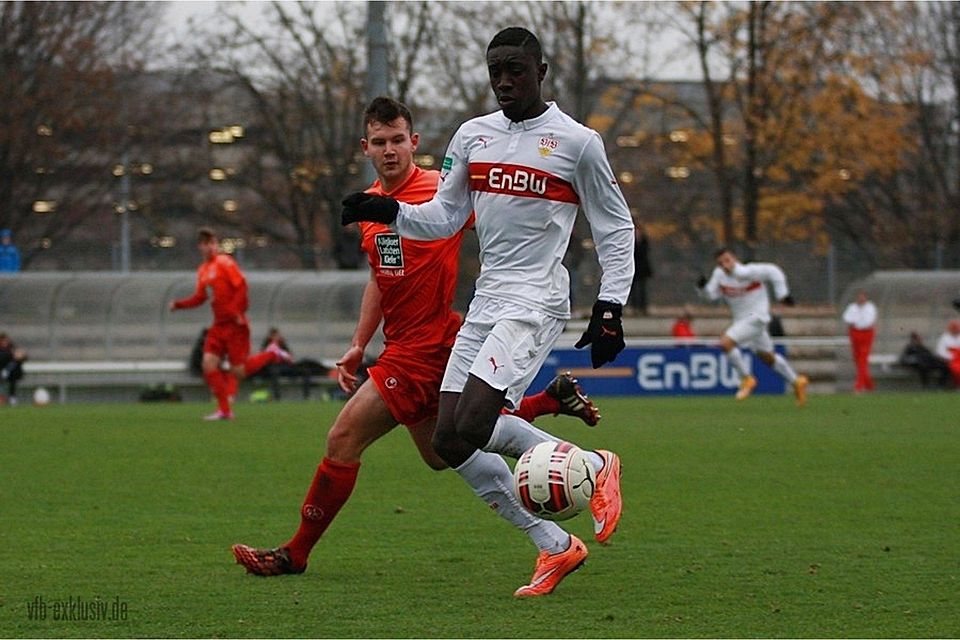 VfB-Stürmer Prince Osei Owusu hatte das 1:0 auf dem Fuß. F: Lommel