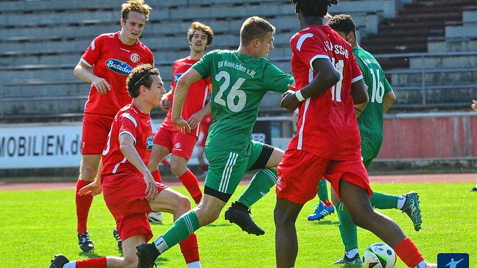 Der 1. FC Passau II ( in rot) möchte in der Kreisklasse Pocking an den Start gehen 