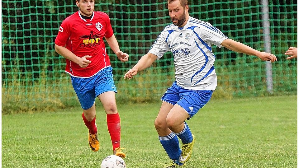 Tony Reissig (r.) bereitete den Schwaaner Siegtreffer vor. Robert Grabowski