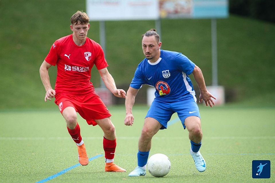 Marco-Rosario Constanzino (rechts) zeigte gegen den FC Iserlohn immer wieder seine technischen Fähigkeiten.