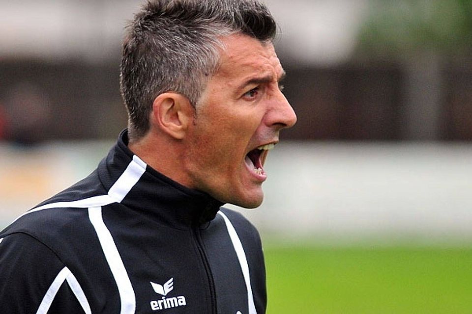 Aichach-Coach Ivan Konjevic traute seinen Augen nicht beim Debakel in Kottern. F: Appel
