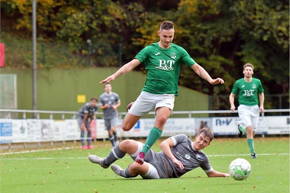 Jason Behrman (hier noch im Trikot der KSG Mitlechtern) ist beim SV Kirschhausen ein alter Bekannter. Bereits 2018/19 spielte er für den Fußball-B-Ligisten (23 Spiele, 17 Tore). Nach den Stationen FSV Zotzenbach, TSV Weiher, SV Fürth, KSG Mitlechtern und zuletzt TSG Weinheim II kehrt der Stürmer nun zurück.	Foto: Dagmar Jährling