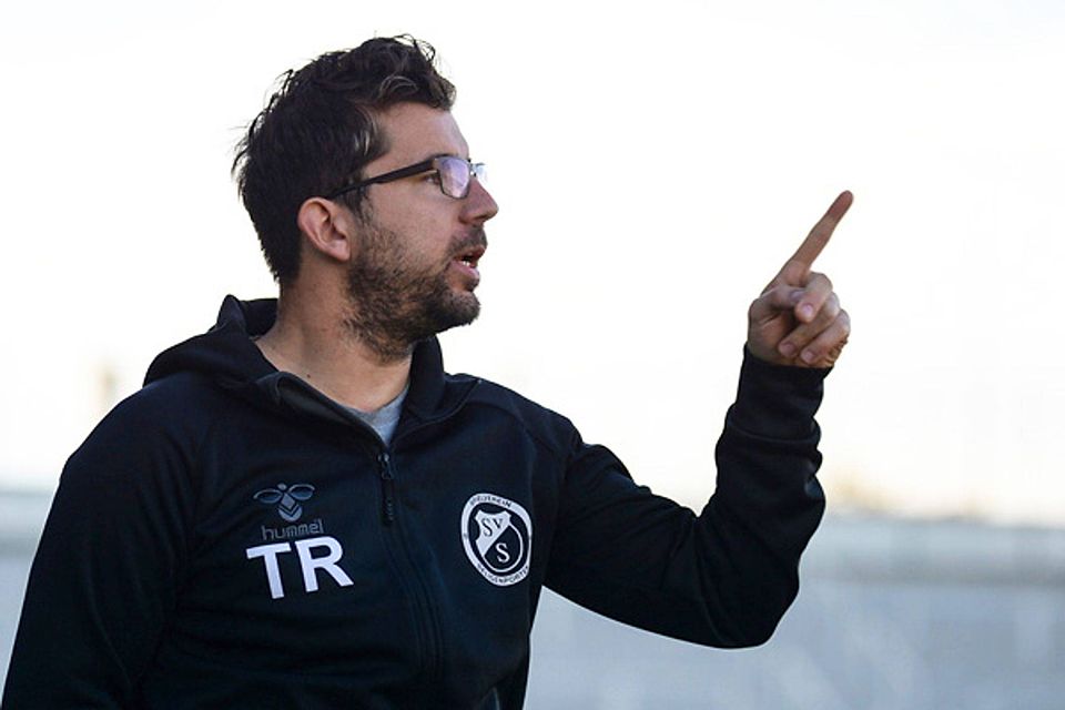 Noch längst nicht aufgegeben: SVS-Coach Florian Schlicker will mit seinem Team in der Frühjahrsrunde alles versuchen, um den Klassenerhalt in der Regionalliga Bayern doch noch zu schaffen. F: Leifer