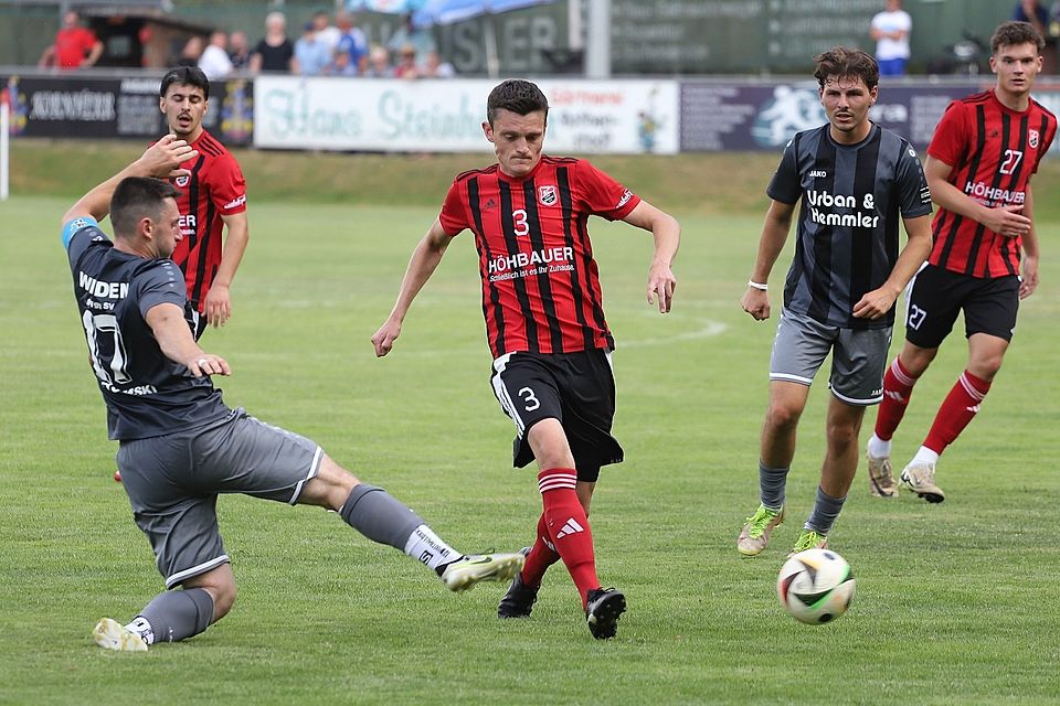 Spielertrainer Benny Urban (Mitte) und der SC Luhe-Wildenau zeigten sich beim eigenen Turnier als guter Gastgeber und wurden Vierter.