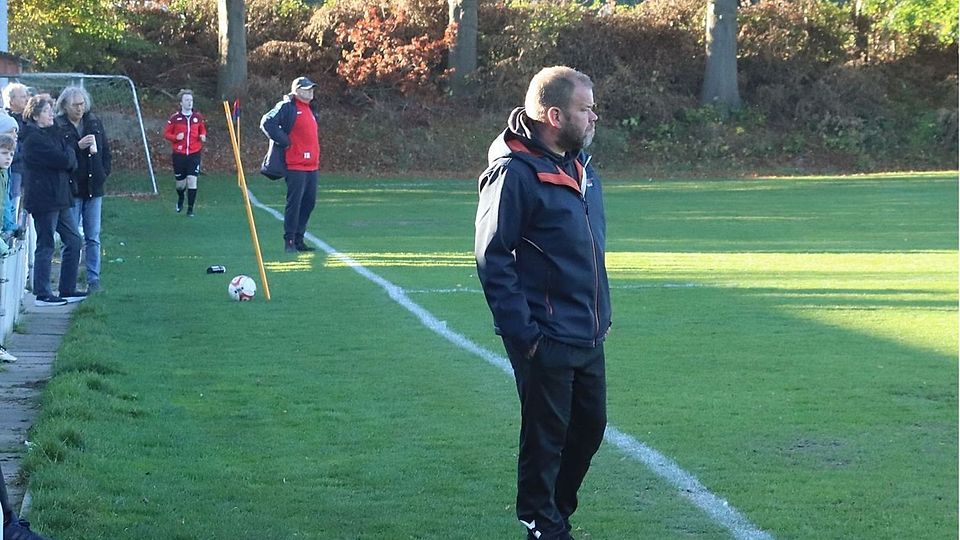 Ottensens Trainer Björn Mielke muss weiter auf den ersten Heimsieg warten.