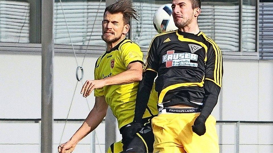 Vojislav Jovanovic (rechts) kommt: Der Verteidiger wechselt vom Landesligisten TV Echterdingen zu N.A.F.I.. Foto: Yavuz Dural