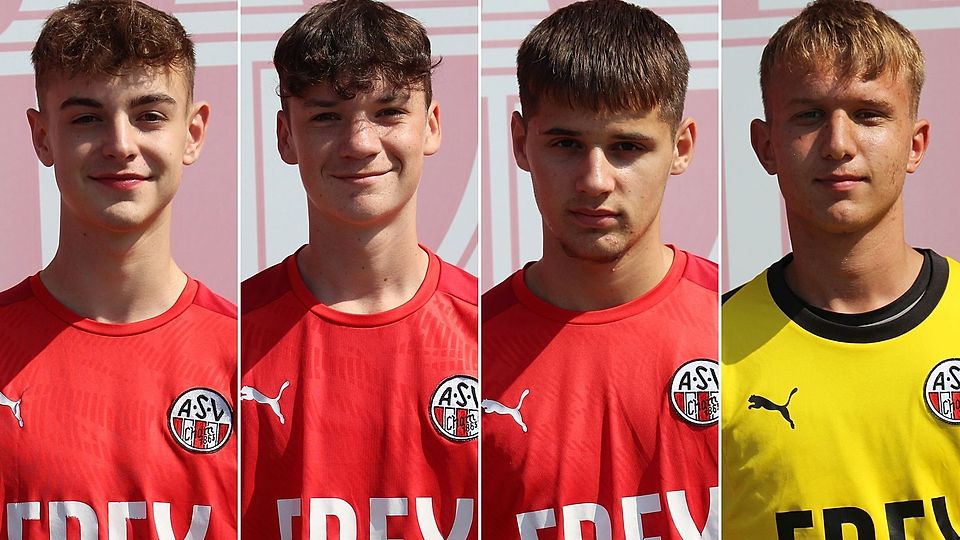 Vier Nachwuchstalente für Chams erste Mannschaft (von links): Finn Steinhauser, Jahi Sülejmani, Lukas Krämer und Daniel Lichina.