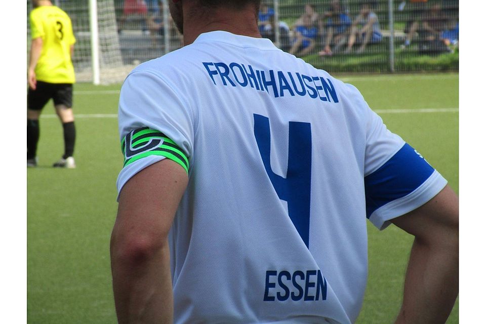 F: Niklas Schneider