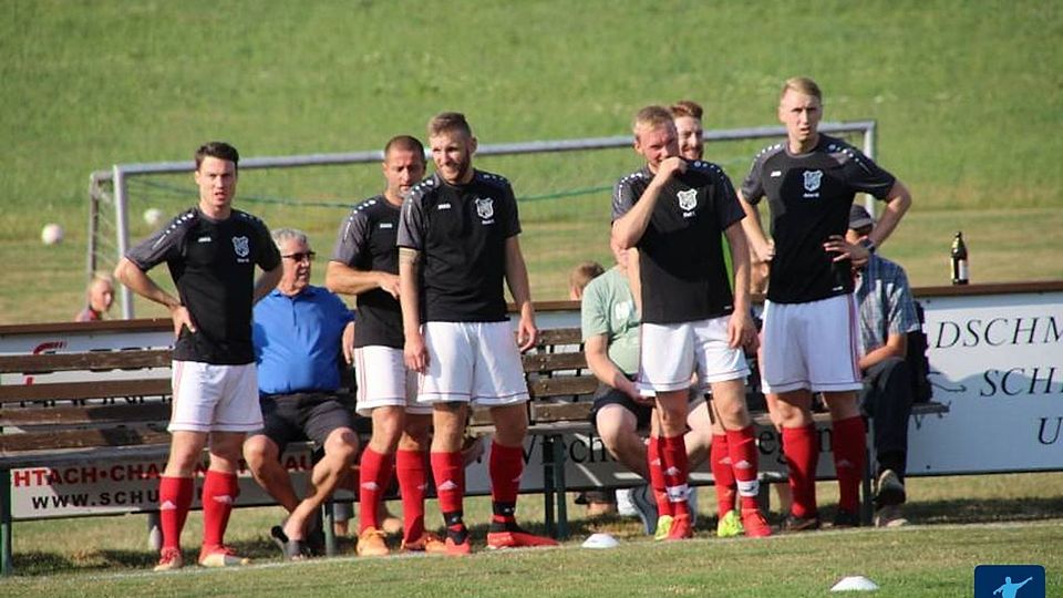 Die Fußballer des SV Kollnburg stehen seit gestern ohne Trainer da 