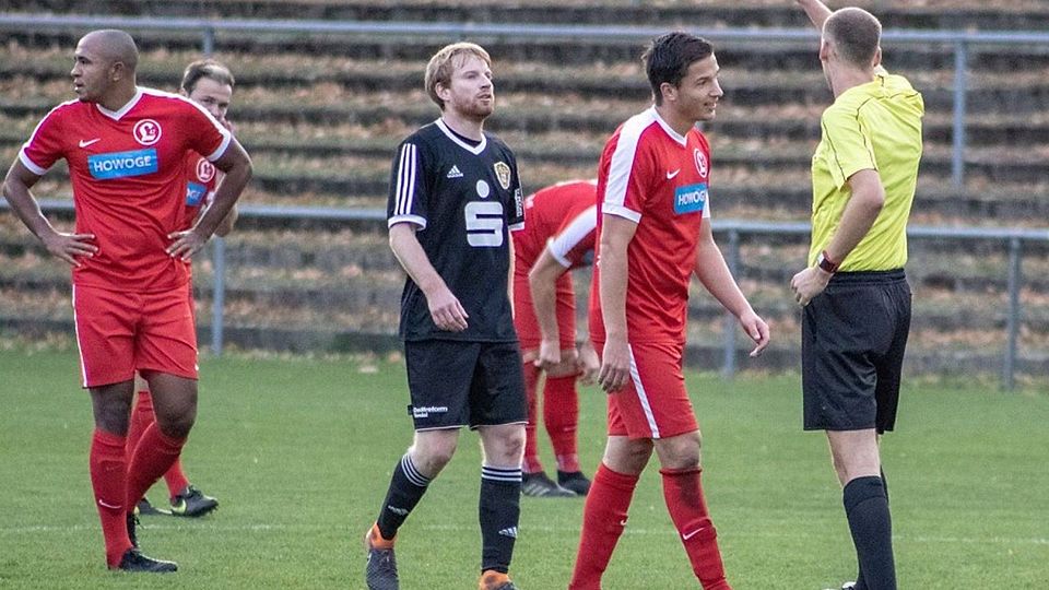Moritz Instenberg (in schwarz) wurde bei der Lok freigestellt. 