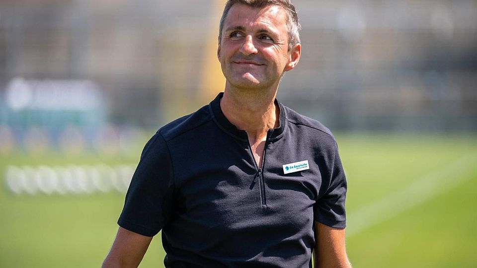 Der TSV 1860 München um Trainer Michael Köllner trifft im Toto-Pokal auf den SV Wacker Burghausen.
