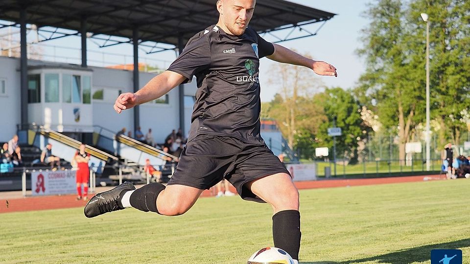 Wird immer mehr zum absoluten Führungsspieler im Dillinger Zentrum: Algert Hoti zeigte auch beim SSV-Erfolg in Thannhausen seine Klasse und traf zum 0:2-Endstand.