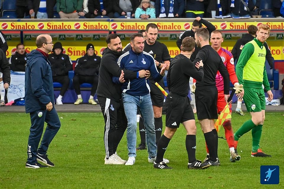 Dietmar Hirsch war nach Abpfiff kaum zu beruhigen.