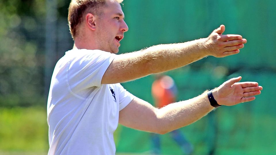 Olchings Coach Felix Mayer.