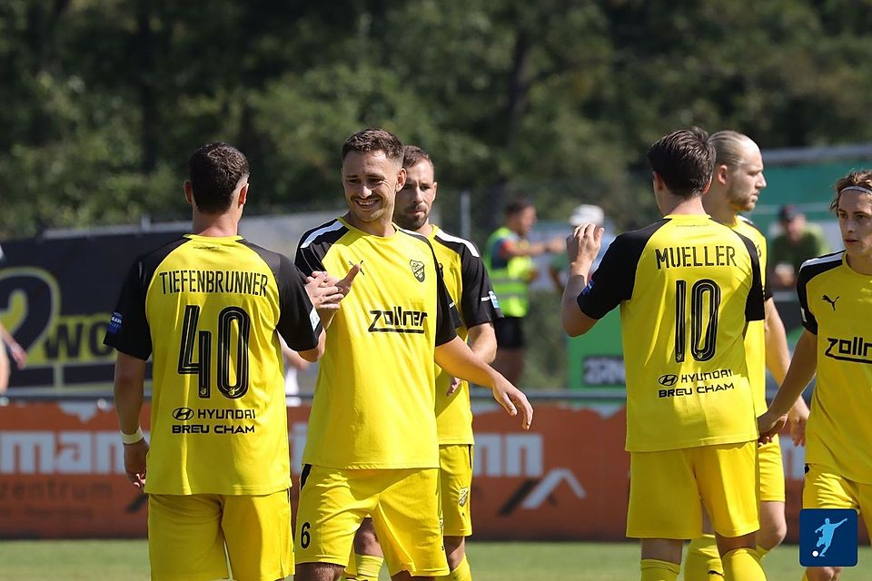 Tiefenbrunner (vorne von links), Dantscher, Müller und Co. setzen ihre tolle Serie nach der Winterpause fort.