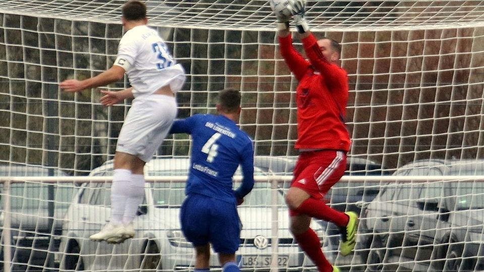 Markierte alle vier Treffer für seinen FC Einheit: Denis Jäpel (weißes Trikot)