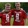 Großer Erfolg: Philipp Hilmer (li.) feierte im Mai zusammen mit Mateusz Krawiec Hankofens Klassenerhalt in der Bayernliga Süd. Ein halbes Jahr später schließt sich Hilmer dem SV Donaustauf an. F: Hofer