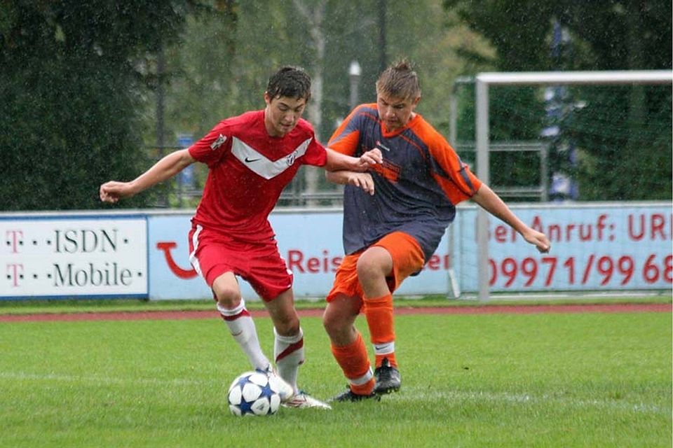 ASV Mittelfeldstratege Franz Wendl (l.) wird wohl wieder in die Startelf rücken. Foto: Groitl