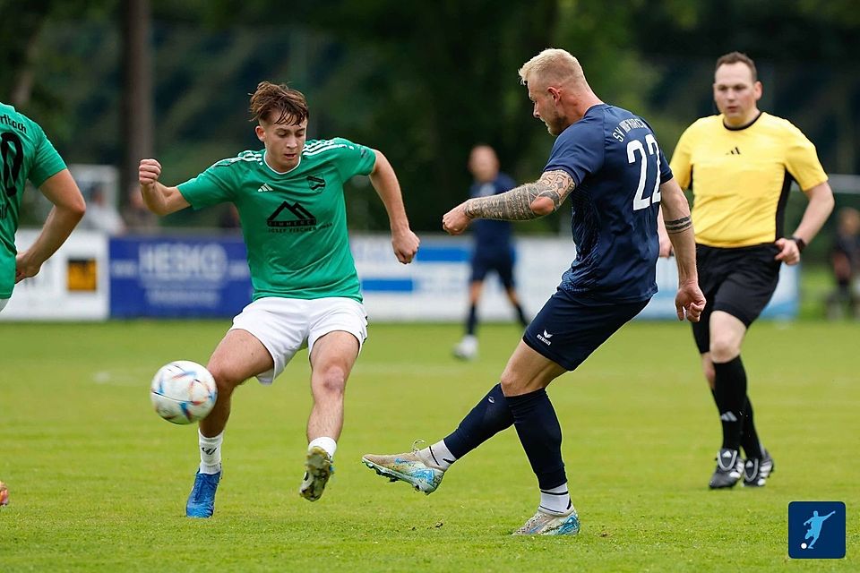 Der Passauer Kreisligist Dorfbach (in Grün) hat den Bezirksligisten aus Hofkirchen an diesem Mittwochabend regelrecht aus dem Stadion gefegt.