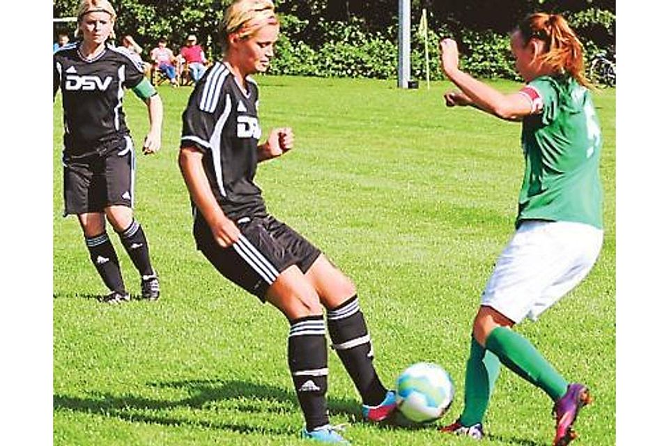 Die Büppeler Frauen um Lena-Sophie Rusin (rechts) setzten sich im Pokal gegen den VfL Jesteburg durch. Henning Busch