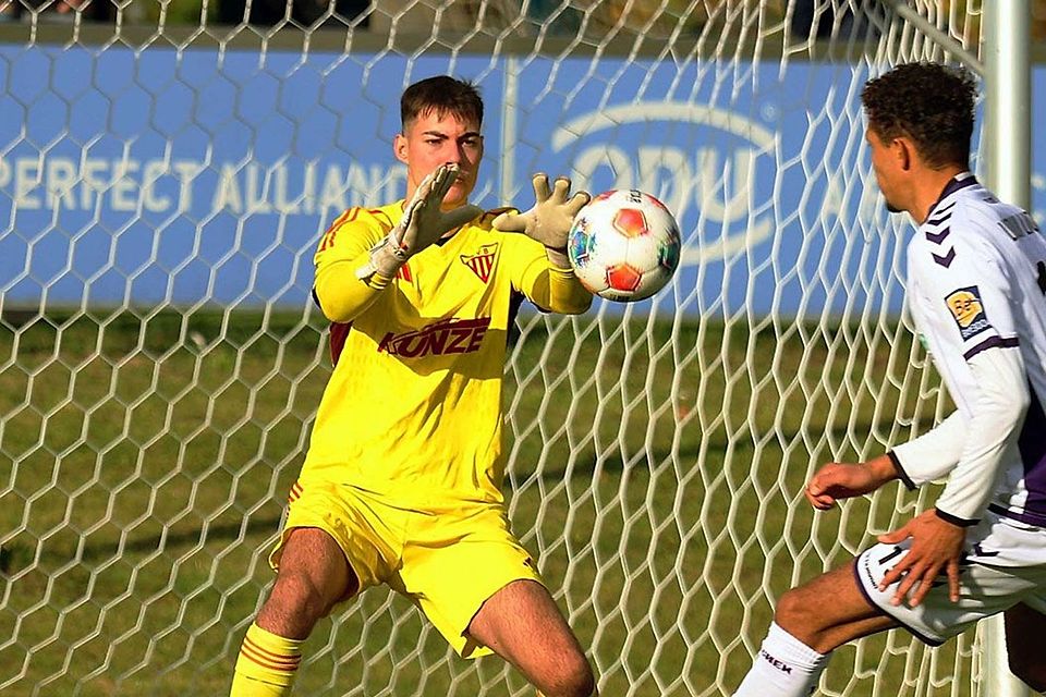 Maximilian Gröbmeyer hielt einen Elfmeter gegen Forstinning.