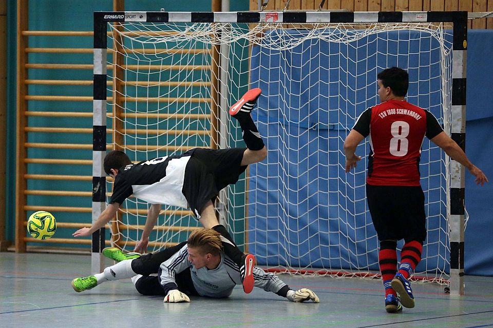 Die Torhüter hatten am ersten Spieltag in der Futsal-Bezirksliga Oberpfalz alle Hände voll zu tun. F: Brüssel