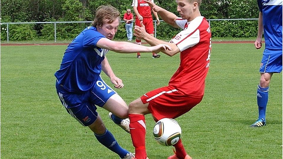 Benjamin Birner (re.) wechselt zum TSV Ampfing   Foto: Dirk Meier