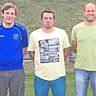 Auf eine erfolgreiche Zukunft mit Trainer Bernd Lipp (Mitte) hofft die Vereinsführung des SV Villenbach mit Abteilungsleiter Markus Ohnheiser (links) und Vorsitzendem Martin Baumeister (rechts).  Foto: Otmar Ohnheiser
