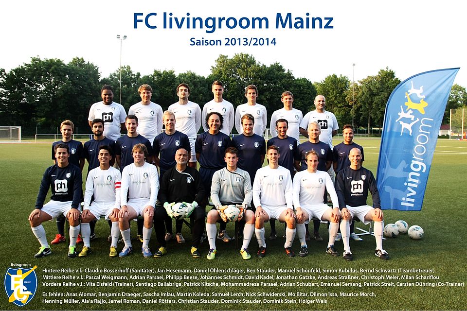 Eine bunte Truppe: Der Kader des FC livingroom Mainz. Foto: FC livingrrom