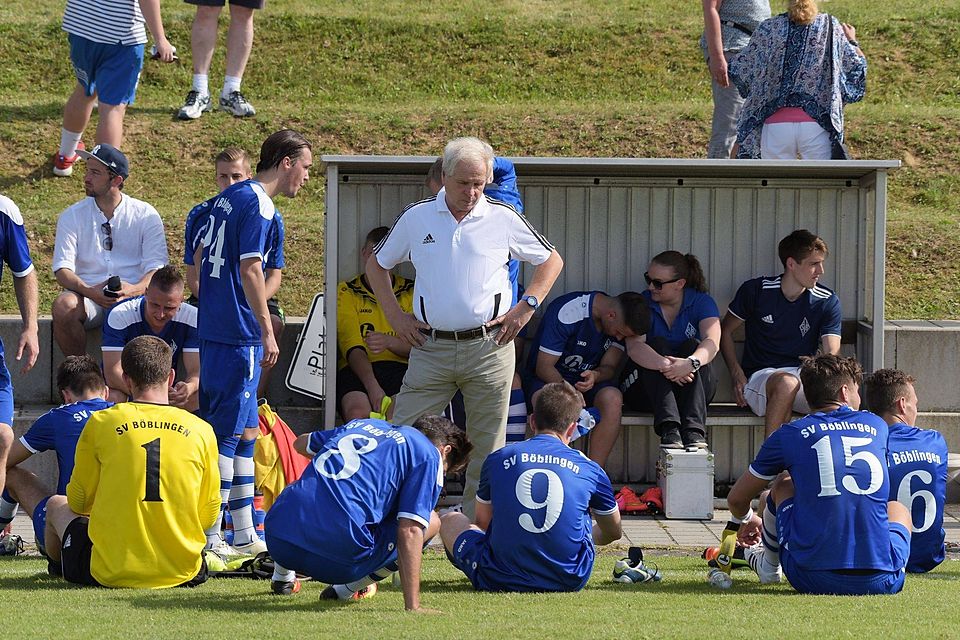 Bernd Hoffmann (weißes Shirt) hat beim SV Böblingen wieder einen Co-Trainer an seiner Seite Foto (Archiv): Eibner
