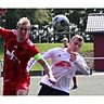 F: Stanienda Führt Jugendsport Wenau auf dem Platz an - Kapitän Andre Werres (li.)