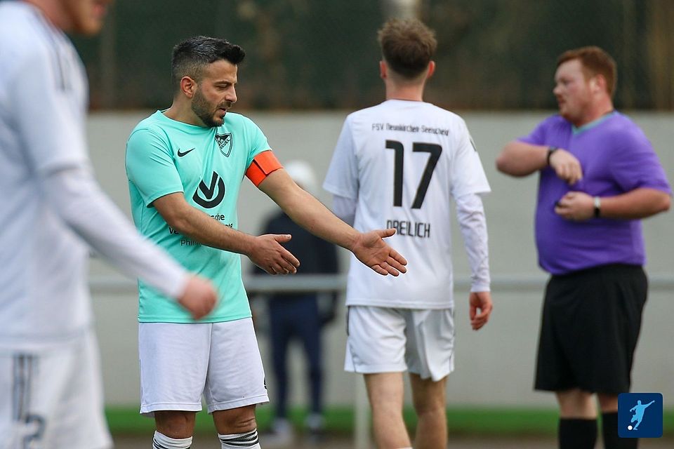 Kapitän Emre Altintas und der SV Beuel müssen den Weg in die Kreisliga A antreten.