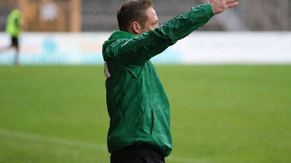 Ralf Behle hat seinen Vertrag bei Finnentrop/Bamenohl vorzeitig verlängert. Er geht im Sommer bei der SG dann in sein sechstes Trainerjahr.