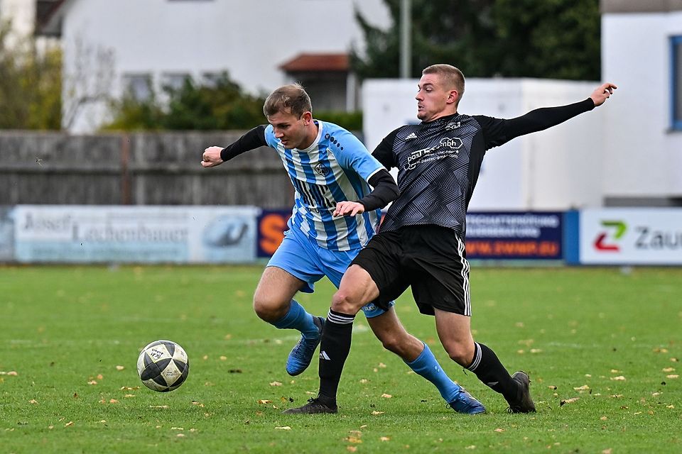 Der BC Aichach (links Luis Fischer) zeigte gegen Gerolsbach (rechts Louis Bartl), dass er auch dreckig gewinnen kann.