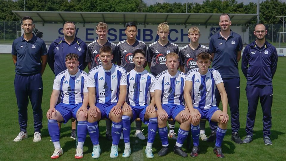 hinten von links: AL Andi Fleischmann, Trainer Martin Königer, Johannes Schwaiger, Michael Nguyen, Paul Kölbl, Simon Schwaiger, Trainer Alfons Wenninger, Markus Witzelsperger. vorne von links: Tommy Fuder, Niki Bernock, Can Özbilen, Kai Buttkus, Xaver Beitler