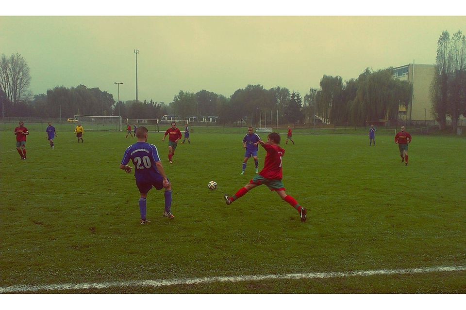 Szene aus dem 6:0 im Hinspiel, auch das Rückspiel in Heimburg gewann Germania Neinstedt. Szene aus dem 6:0 im Hinspiel, auch das Rückspiel in Heimburg gewann Germania Neinstedt.