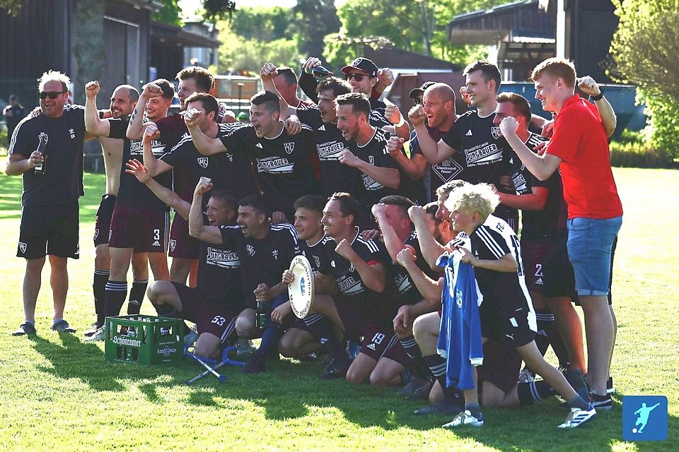 Meister der A-Klasse Pfarrkirchen: Der FC Amsham.