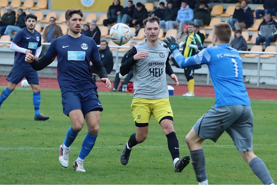 Der FC Heimertingen um Torhüter Daniel Medwed war für Mindelheims Offensive um David Kienle (Mitte) nicht zu überwinden.