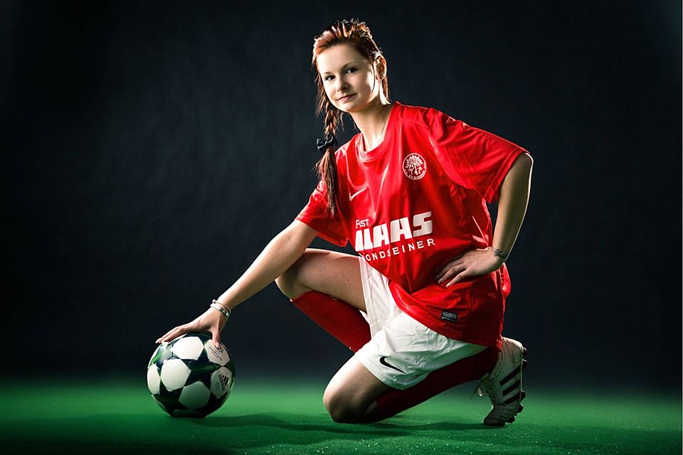 Julia Janke ist die "Spielerfrau des Monats" im April 2014. Foto: Codiarts