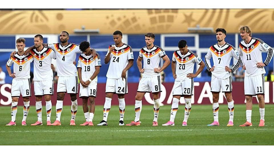 Raus ohne Applaus: Das frühe Scheitern der deutschen Nationalmannschaft bei der WM sorgt auch in mittelhessischen Fußball-Kreisen für ordentlich Diskussionsstoff. © Federico Gambarini/dpa