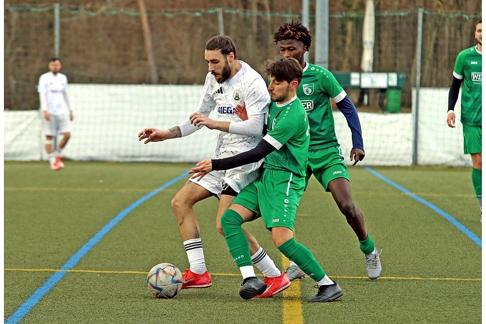 Das Nachsehen hatten Erdem Cakir (re.) und der BCF in Obermenzing.
