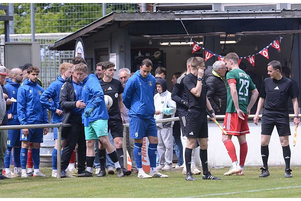 Angespannte Lage vor dem Abstiegsfinale zwischen Eutin 08 und dem MTSV Hohenwestedt. 