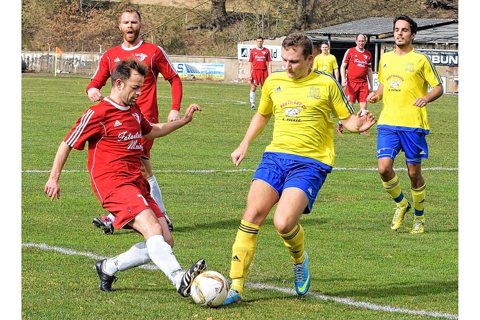 Aufbau Parchim (gelb) landete gegen Plau einen wichtigen Sieg im Kampf um den Klassenverbleib. Foto: Thomas Zenker