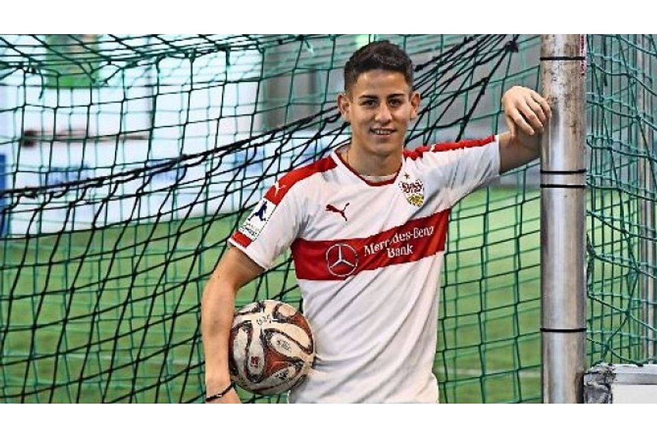 Nicolas Sessa freut sich nach überzeugenden Auftritten für den VfB Stuttgart II in der Regionalliga über seine erste Reise mit dem Bundesliga-Team. Foto: Maximilian Hamm