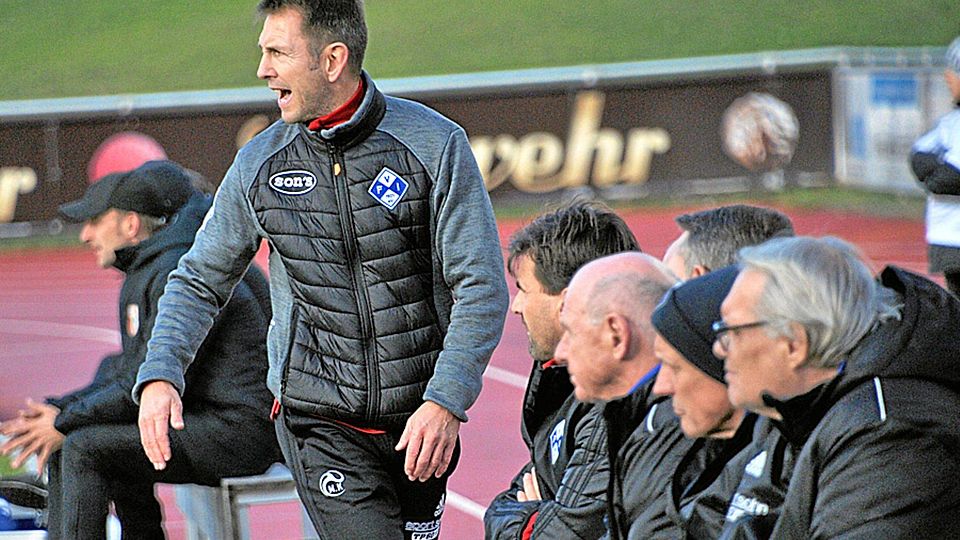 Marco Küntzel beim Spiel des FV Illertissen gegen den FC Augsburg II im November. Zuletzt lief es nicht gut für die Illertaler.