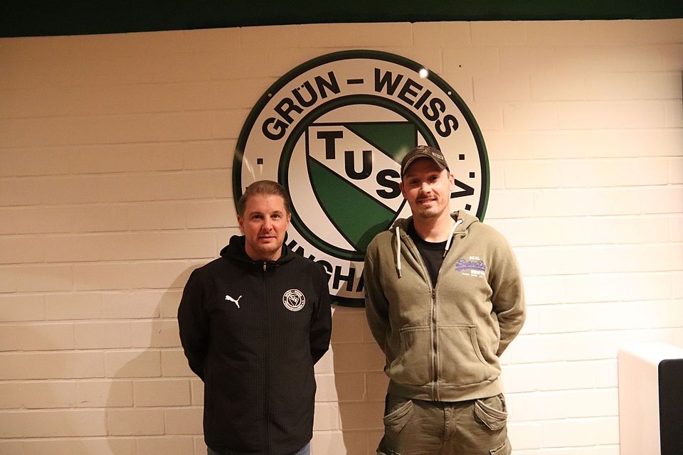 An alter Wirkungsstätte: Pödinghausens Sportlicher Leiter Mike Tönsing (l.) begrüßt René Budde.