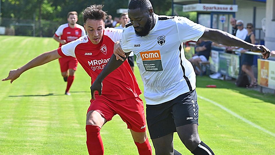 Esse Francois Akpaloo (rechts) soll die Offensive des SV Türkgücü Königsbrunn verstärken.