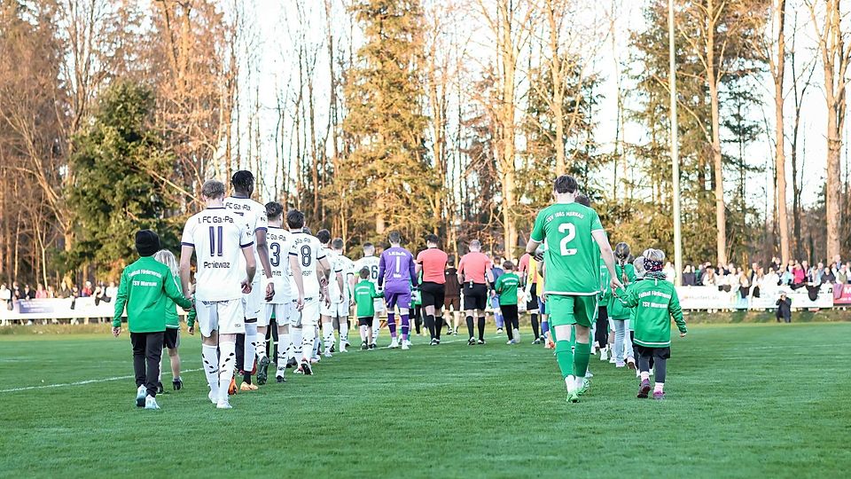 Im ersten Derby wird der 1. FC (weiße Trikots) Heimrecht haben, im zweiten kommt es dann zum Aufeinandertreffen an der Poschinger Allee.
